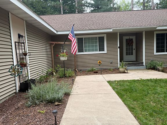 2nd image of 9928 Ridgewood Dr