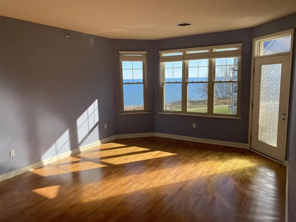 4110 South Lake DRIVE #341, Saint Francis, WI 53235