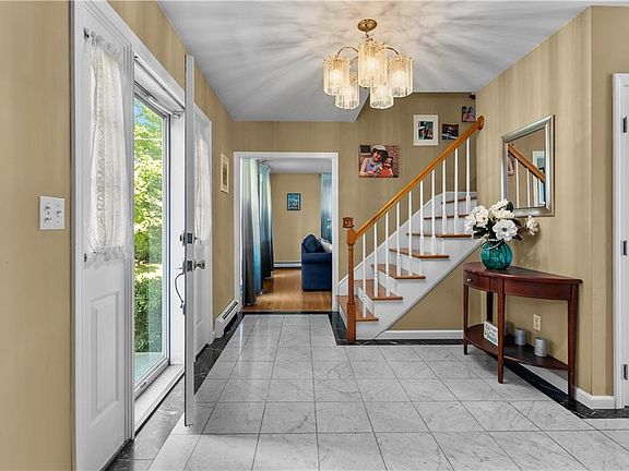 3rd image of 20 Morrison Ave
