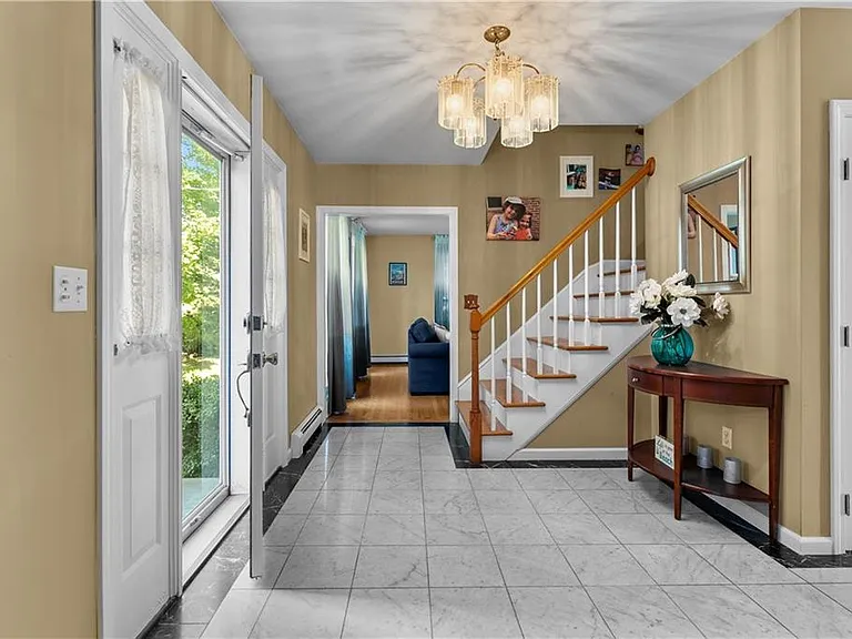 20 Morrison Ave — Photo 3