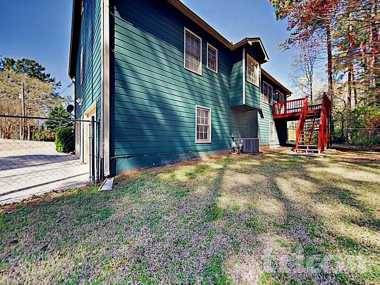 247 Stevenson Trl — Photo 17