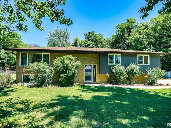 1514 N Division St, Metamora, IL 61548