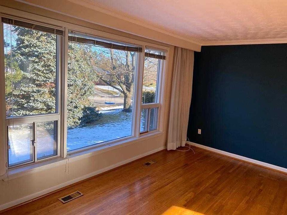 1st image of 426 Seaton Dr