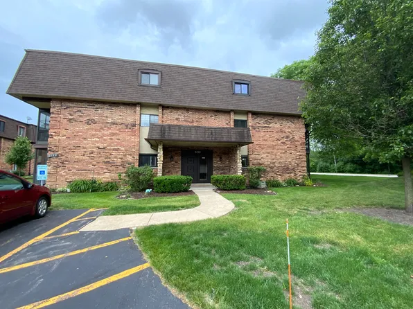 9199 North Rd, Palos Hills, IL 60465