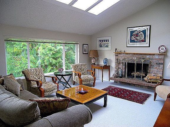3rd image of 370 Dorado Dr NW
