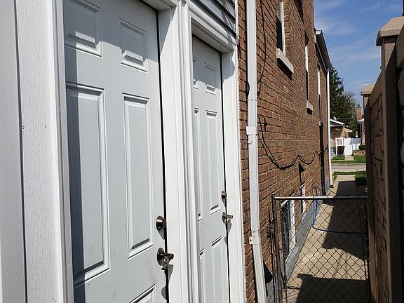 4th image of 5622 S Melvina Ave