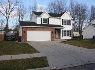 48 Azure Pine Ct, Amherst, NY 14228