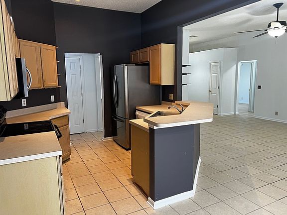 5th image of 300 Flamingo Dr