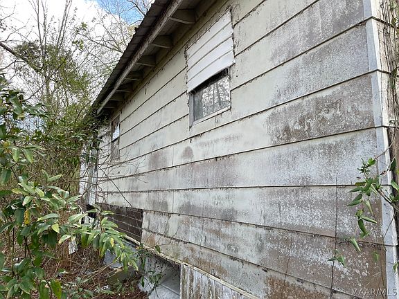 5th image of 2588 Sandflat Rd