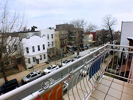 Rented by Bay Sun Realty Inc | media 19