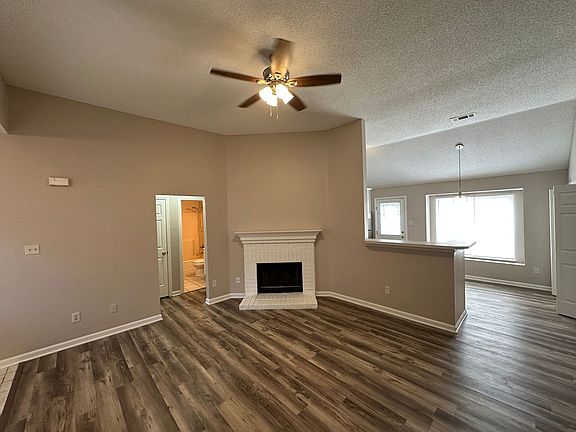 3rd image of 3812 Clarion Dr