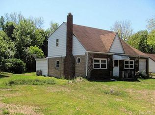 1428 Whitehaven Rd, Grand Island, NY 14072