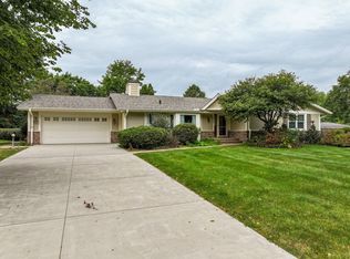1036 Brae Burn Ln, Rockford, IL 61107