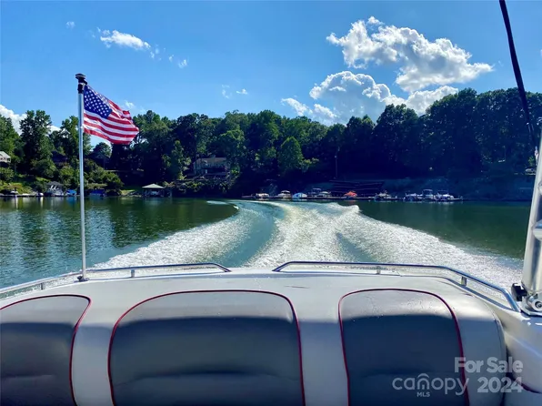 3646 W Bay Dr, Sherrills Ford, NC 28673