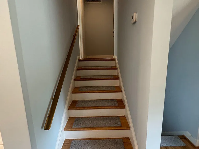 1100 Maple Ave E — Photo 34