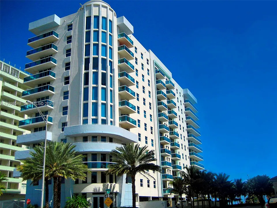 9201 Collins Ave #925