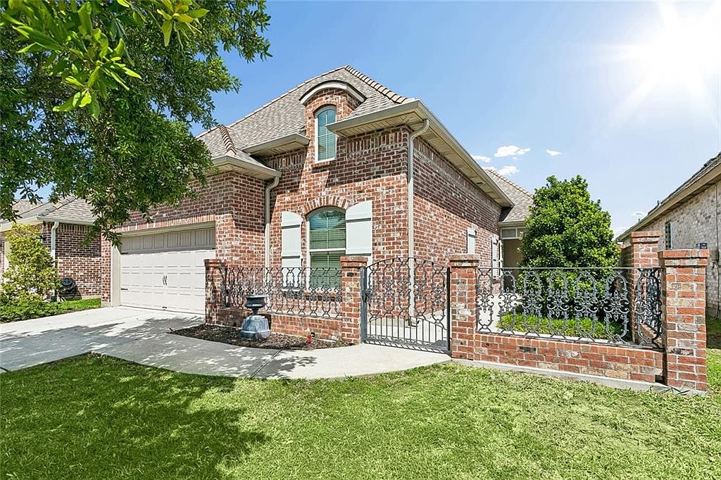 326 Nicklaus Dr