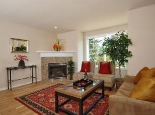 12317 10th Pl NE APT D, Seattle, WA 98125
