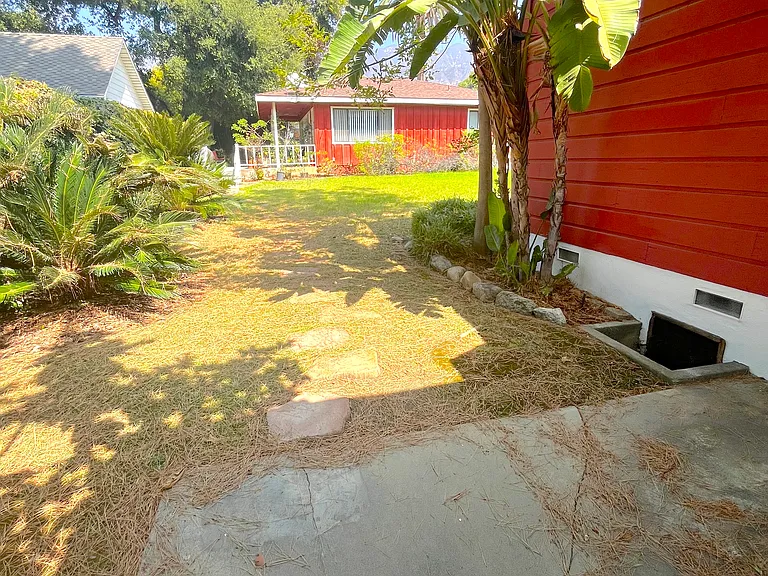 703 Manzanita Ave — Photo 33