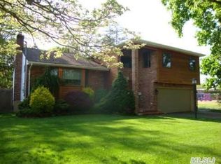 1614 Walnut Ave, Merrick, NY 11566