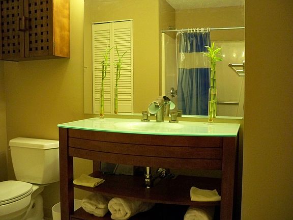 "Guest Bath"