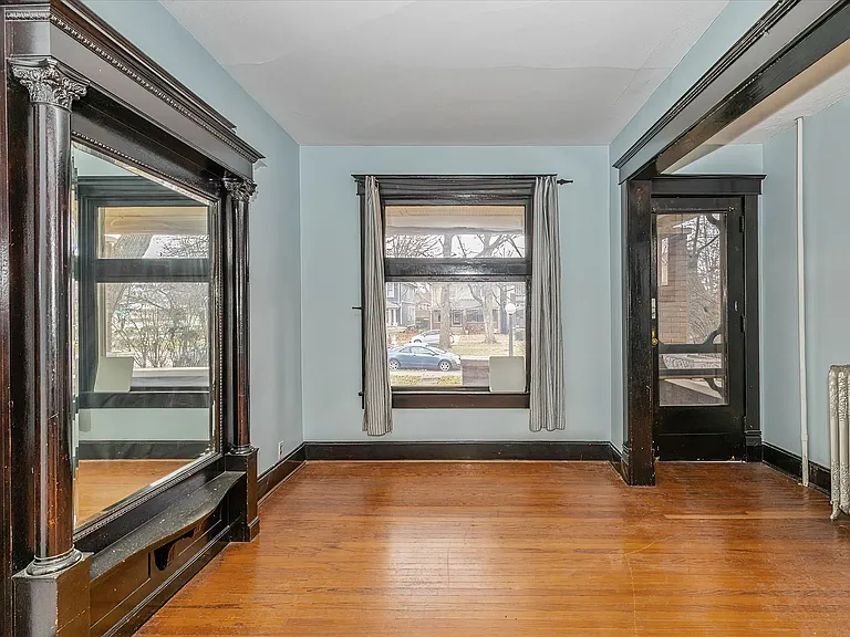 977 Woodruff Place East Dr — Photo 3