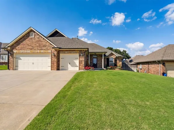 10829 Taylor Paige Dr, Midwest City, OK 73130