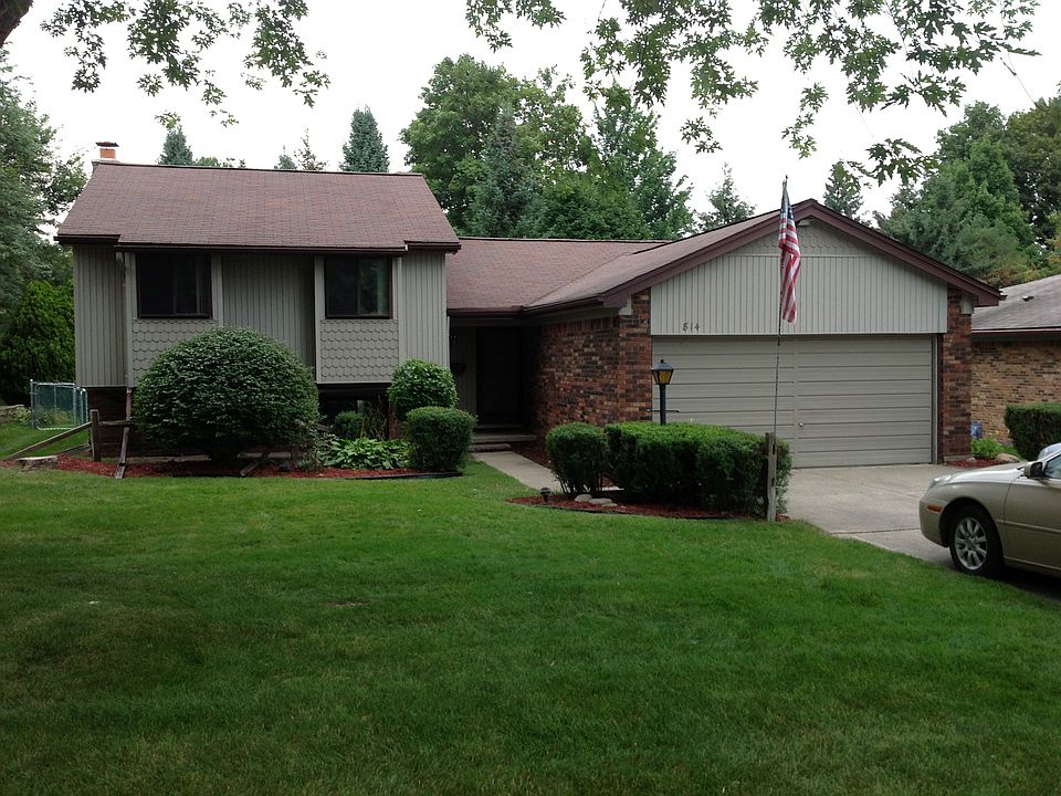 1st image of 814 Abbey Ln