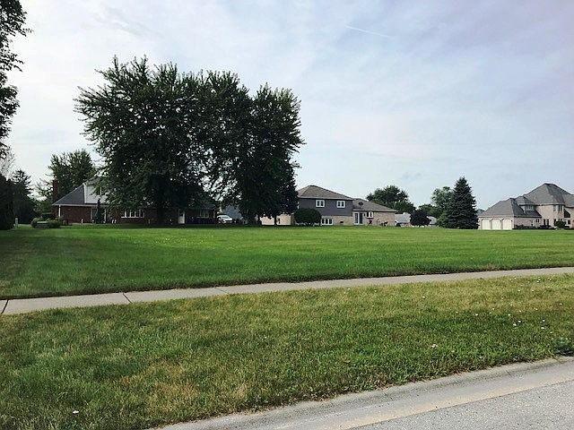 1st image of 272 Orchard Ln