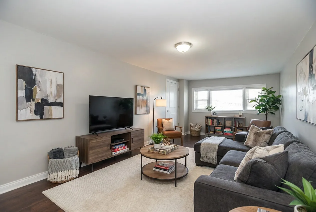 3 bed, 1.5 bath, 1064 sqft, $2,800 — Photo 4