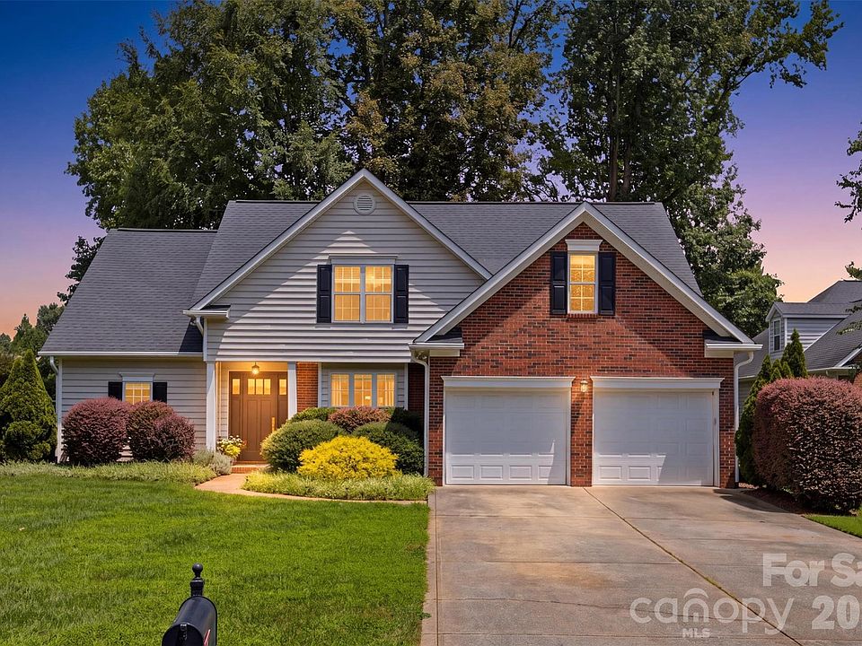 1st image of 15121 Castlebridge Ln