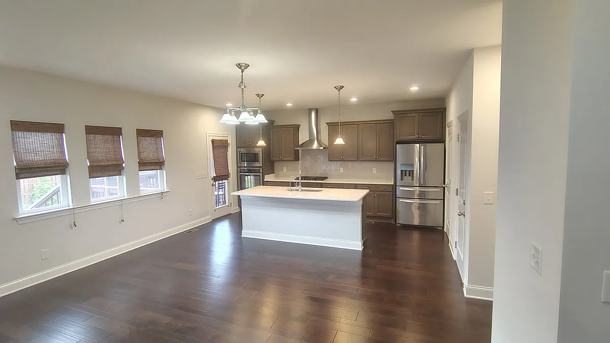 Building Photo - 1218 Appian Way