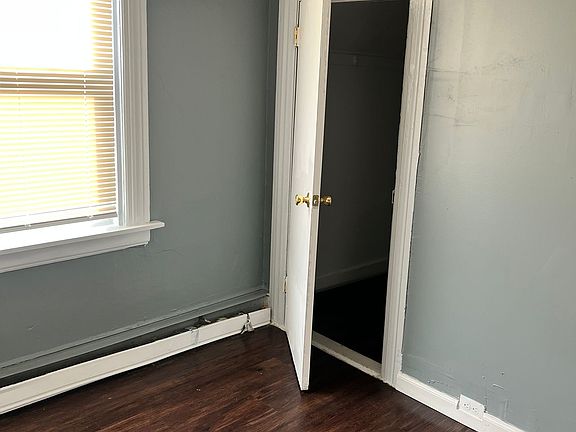 5th image of 41 Ayrault St Floor 3