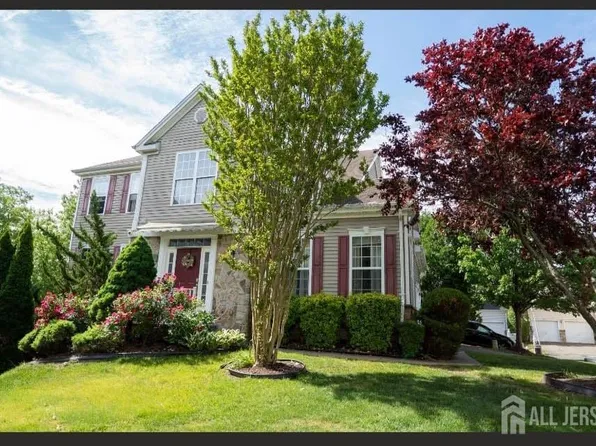 16 Biesiada Ct, Parlin, NJ 08859