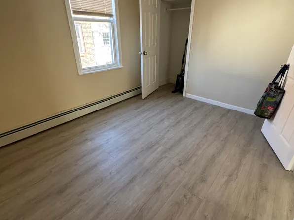 10 S 17th St, East Orange, NJ 07018