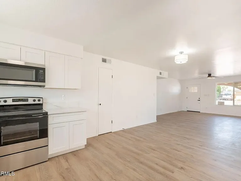 4743 W Shaw Butte Dr — Photo 10