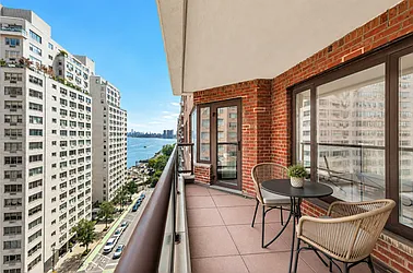 36 Sutton Place South