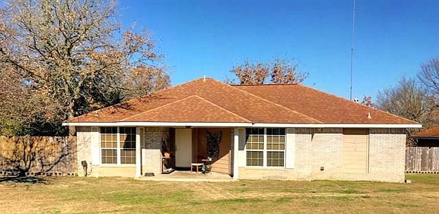 1st image of 101 Sunny Oaks Dr