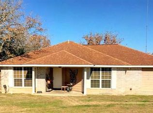 101 Sunny Oaks Dr, Bastrop, TX 78602