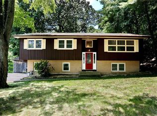 3 Seth Ln, Airmont, NY