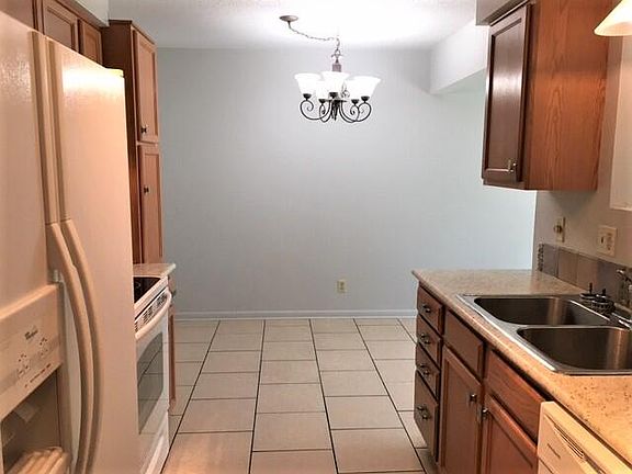 4th image of 2594 Cherrywood Ct