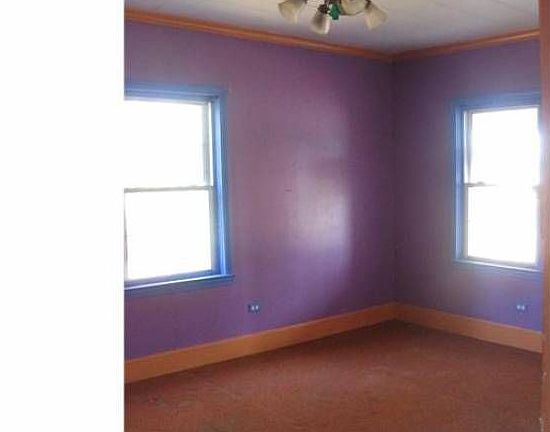 Living Room (View 2)