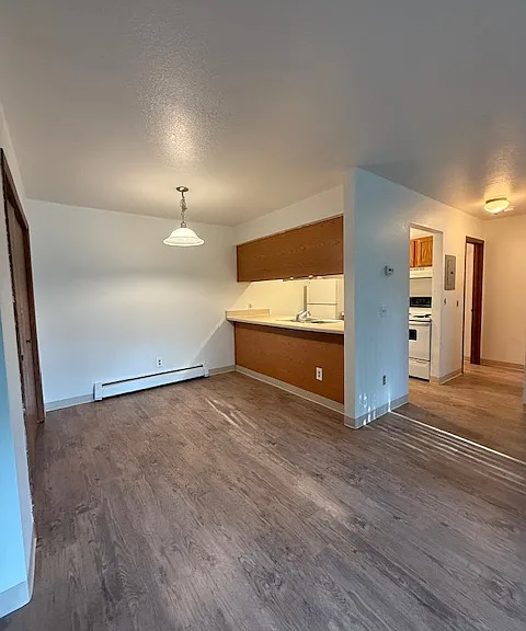 Lakewood Apartments — Photo 10