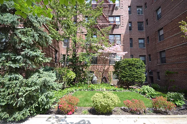 Rented by Silverstein Collection LLC  | media 18