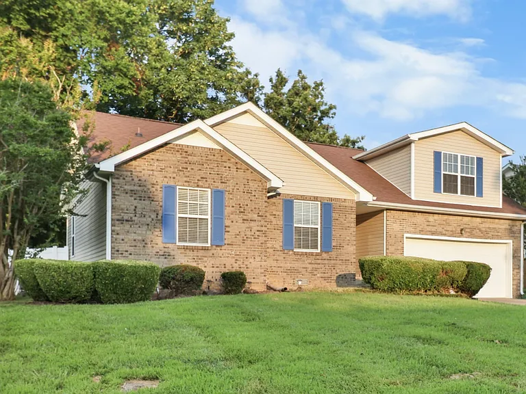 1633 Cedar Springs Cir — Photo 2