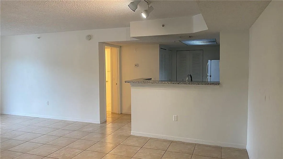 2 bed, 2.0 bath, 1246 sqft, $2,200 — Photo 4