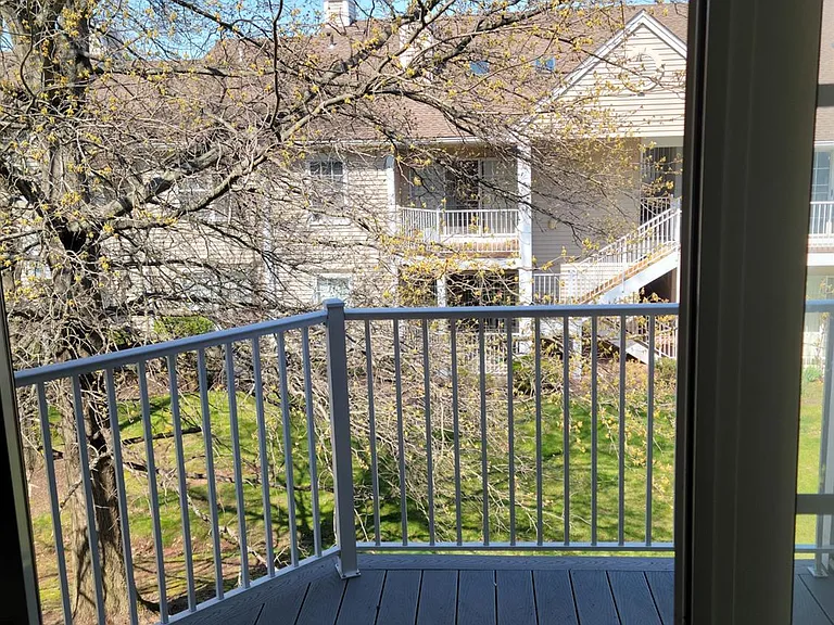 27 Townsend Ct — Photo 5