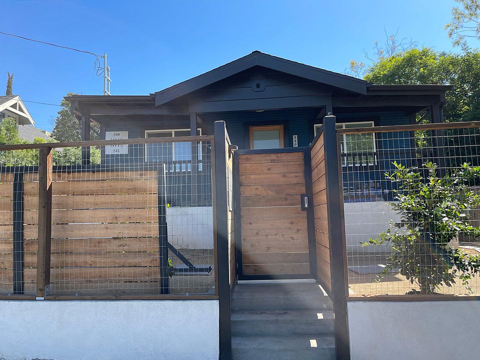 1st image of 542 San Benito St