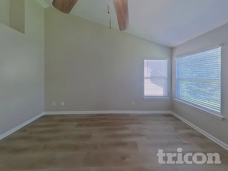 3101 Less Traveled Trl — Photo 8