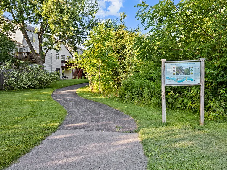1791 Barnhill Dr — Photo 31